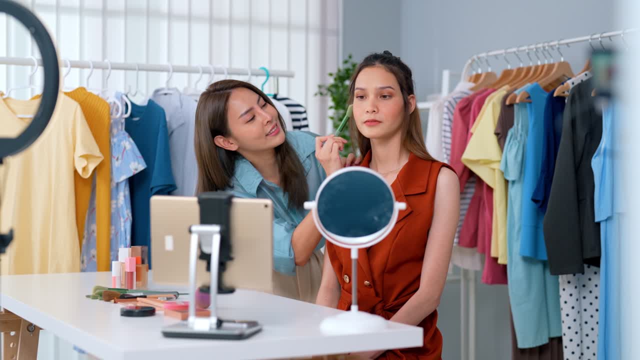 소셜 미디어에서 판매, 온라인 판매, 온라인 상점, 라이브 스트리밍 판매, 스트리밍