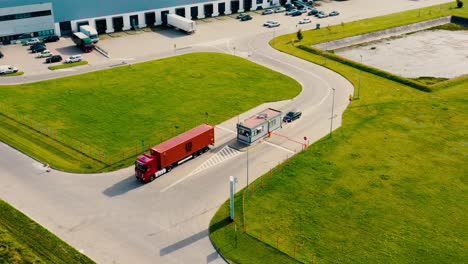 Logistikpark-Mit-Lager--Und-Verladezentrum