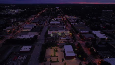 Impresionantes-Imágenes-Aéreas-De-Drones:-Sobrevolar-Columbus,-Georgia,-EE.-UU.-Al-Anochecer