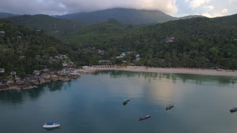 Hora-Dorada-En-Tailandia