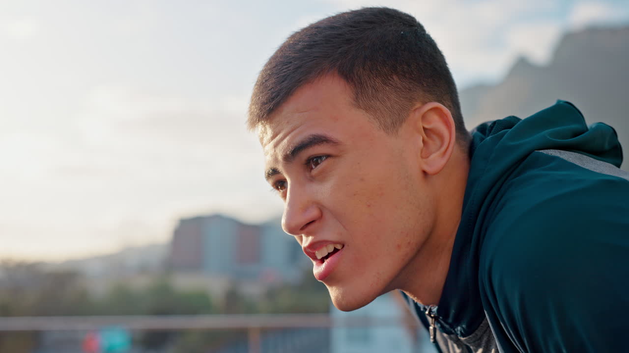 피곤하고, 호흡하고,  ⁇ 을 흘리며, 적합합니다.