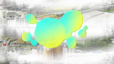 animación de mancha verde y amarilla moviéndose a alta velocidad vista de la ciudad