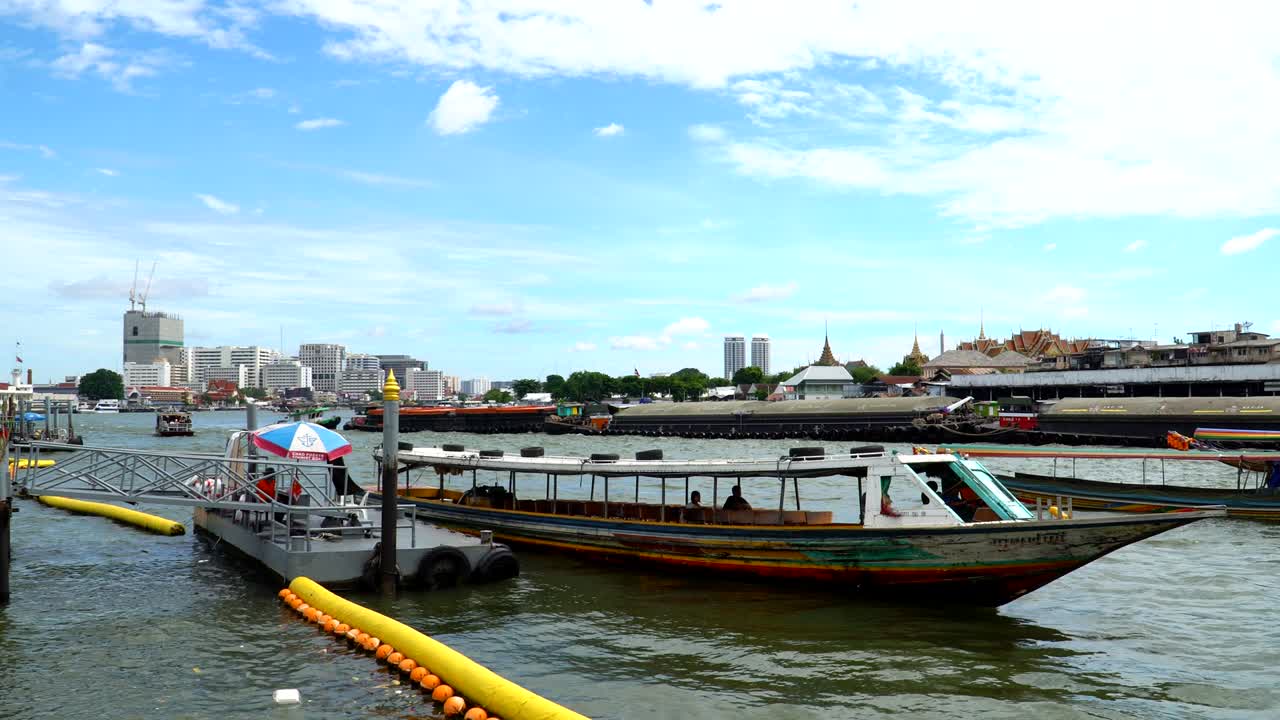 la congestión del tráfico de agua en bangkok