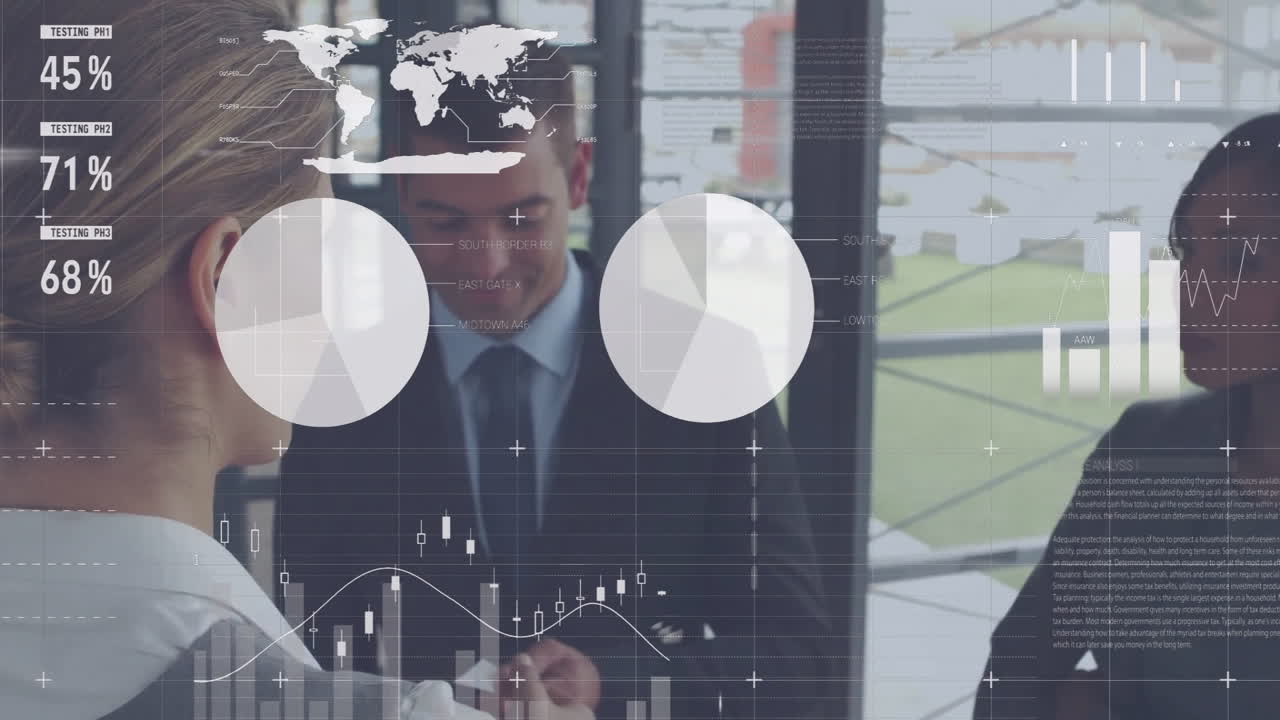 деловые люди обсуждают финансовые данные, диаграммы и анимацию карты мира.