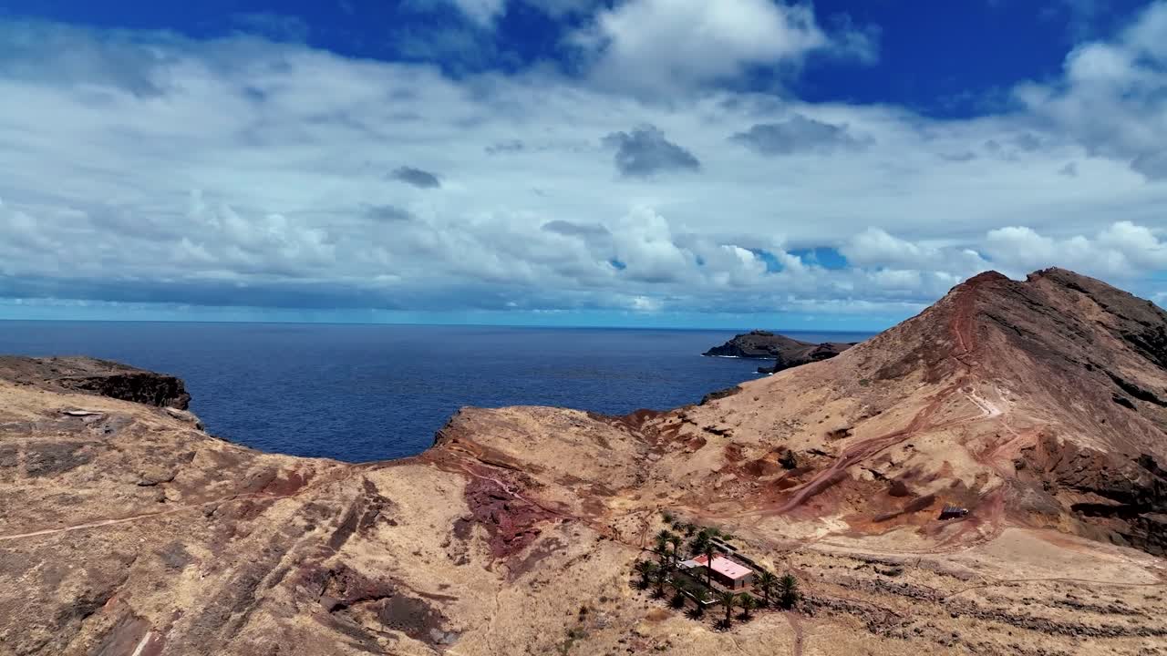 포르투갈 마데이라 섬의 miradouro ponta do furado 관점 근처의 casa do sardinha 캠프장