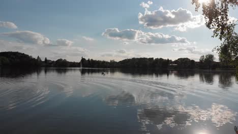 Lago-Munich-Weisslingersee-Desde-Arriba-Con-Un-Dron-A-4k-30fps