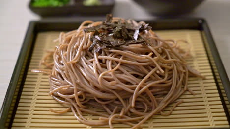 Kalte-Buchweizen-Soba-Nudeln-Oder-Zaru-Ramen---Japanischer-Essensstil