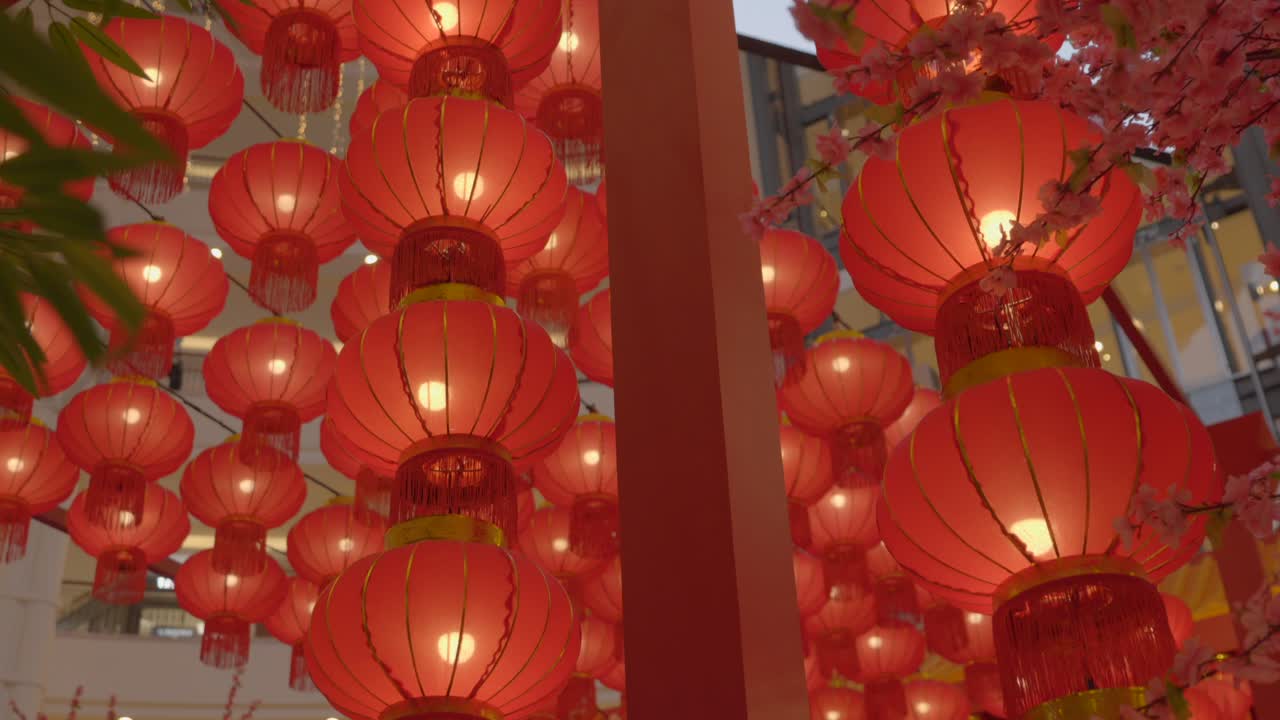 klcc 말레이시아 토끼 2023 내부의 구정 등불 대나무 벚꽃