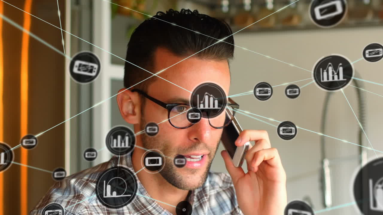 animación de un hombre caucásico hablando en un teléfono inteligente a través de una red de conexiones con iconos.