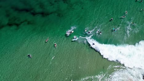 surfing in australia during christmas holiday
