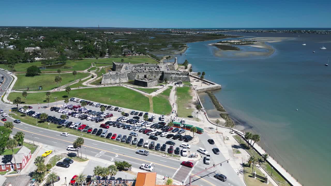 플로리다의 세인트 아우구스틴에 있는 카스티요 산 마코스 (castillo san marcos) 의 도 드론 촬영.