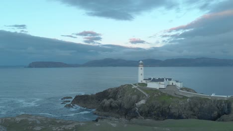 Fanadenkopf-Im-Leuchtturm-Von-Donegal,-Irland