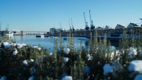 Toma-Estática-De-Los-Muelles-Reales-De-Londres-En-Un-Día-De-Invierno