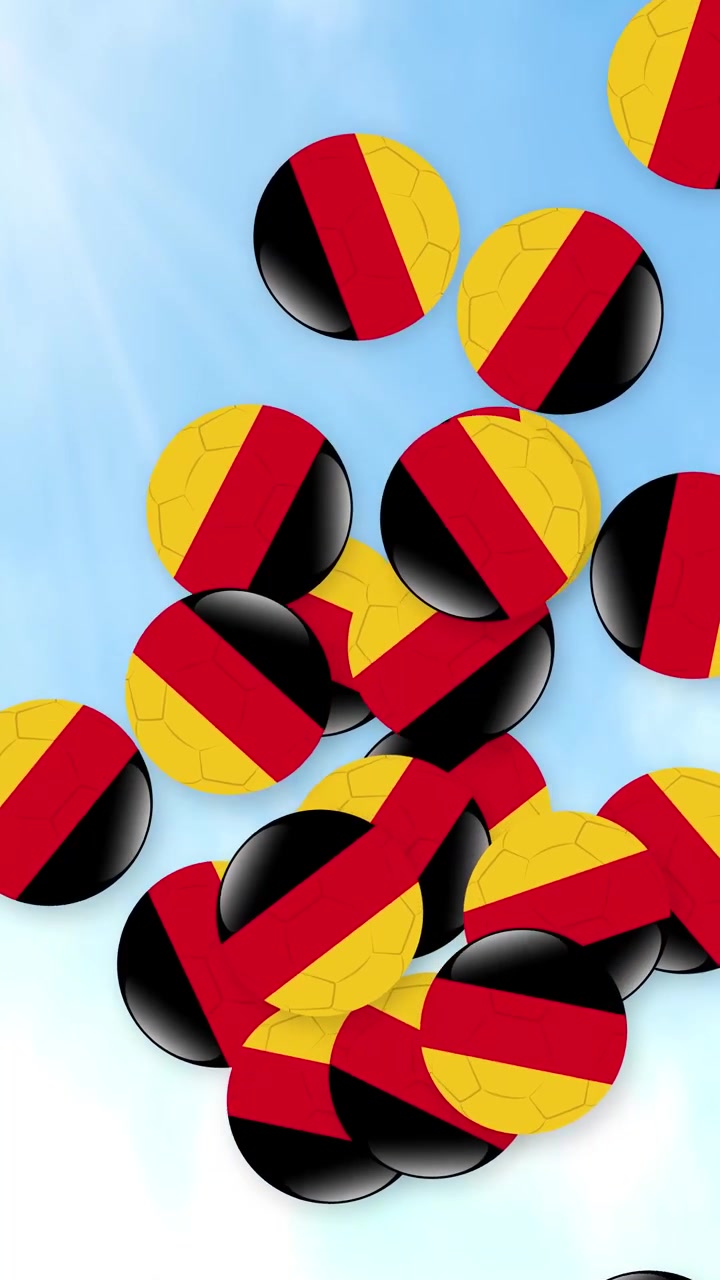 Bolas de Futebol com a Bandeira Alemã Caindo Contra um Fundo de Céu Azul