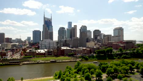 horizonte de nashville, tennessee con video de drones moviéndose