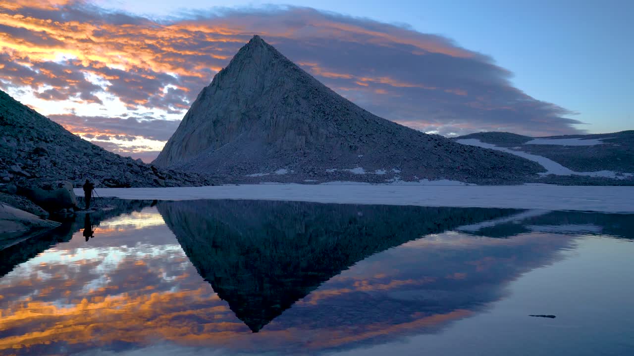 фотограф-натуралист работает в одиночку в высоких сьеррах 3