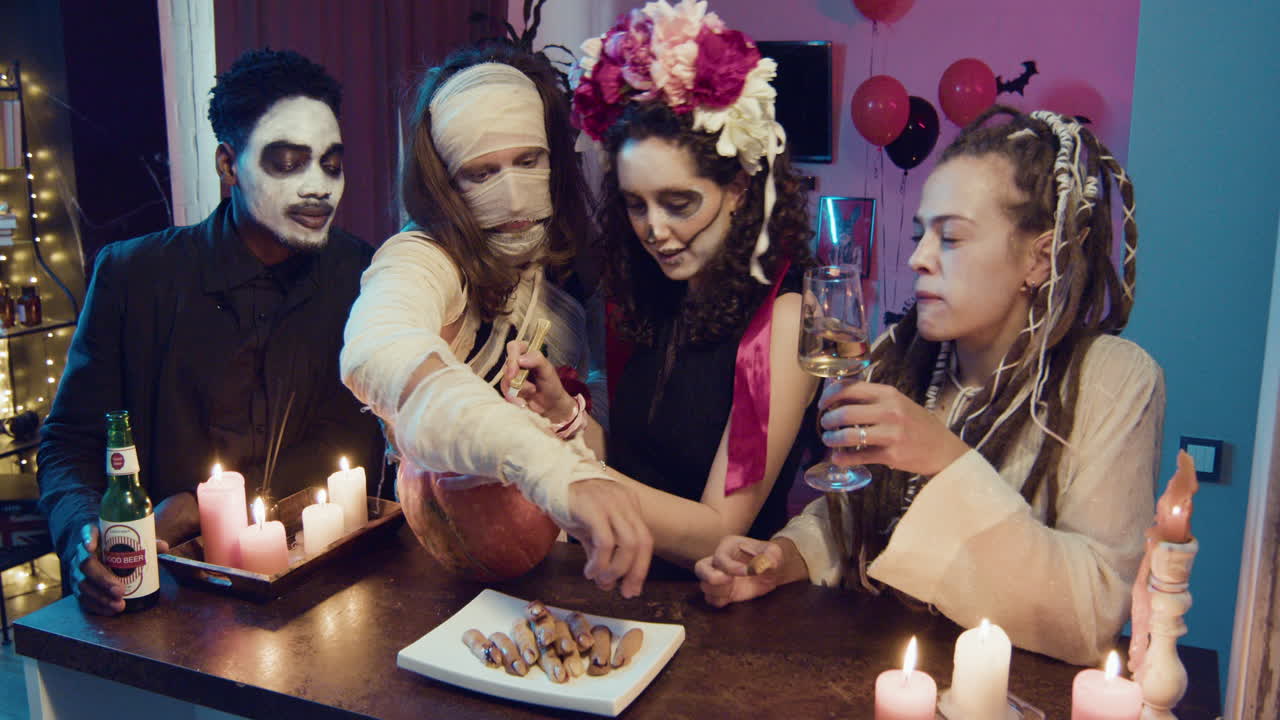 할로윈 파티에 온 친구들