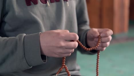 Young-Muslim-Man-Praying-2