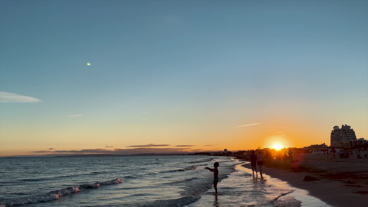 해변에서 아름 다운 석양