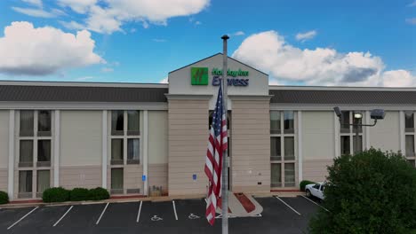 holiday inn express hotel exterior