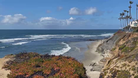 Vista-De-La-Playa-Del-Sur-De-California-Durante-La-Marea-Baja-Que-Muestra-Piscinas-Tilde-Durante-La-Marea-Baja