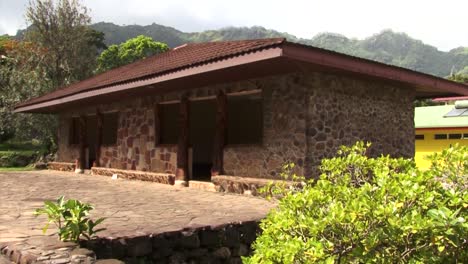 Catedral-De-Notre-Dame,-Taiohae,-Nuku-Hiva,-Polinesia-Francesa