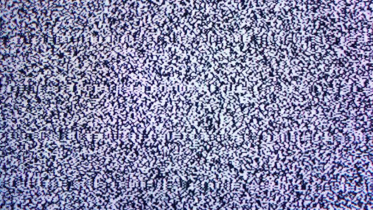 No signal on TV, television static noise. 4K Resolution