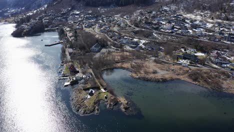 vista general de la antigua zona militar noruega en garnes, bergen - se transformará y desarrollará en zona industrial y de vivienda con casas