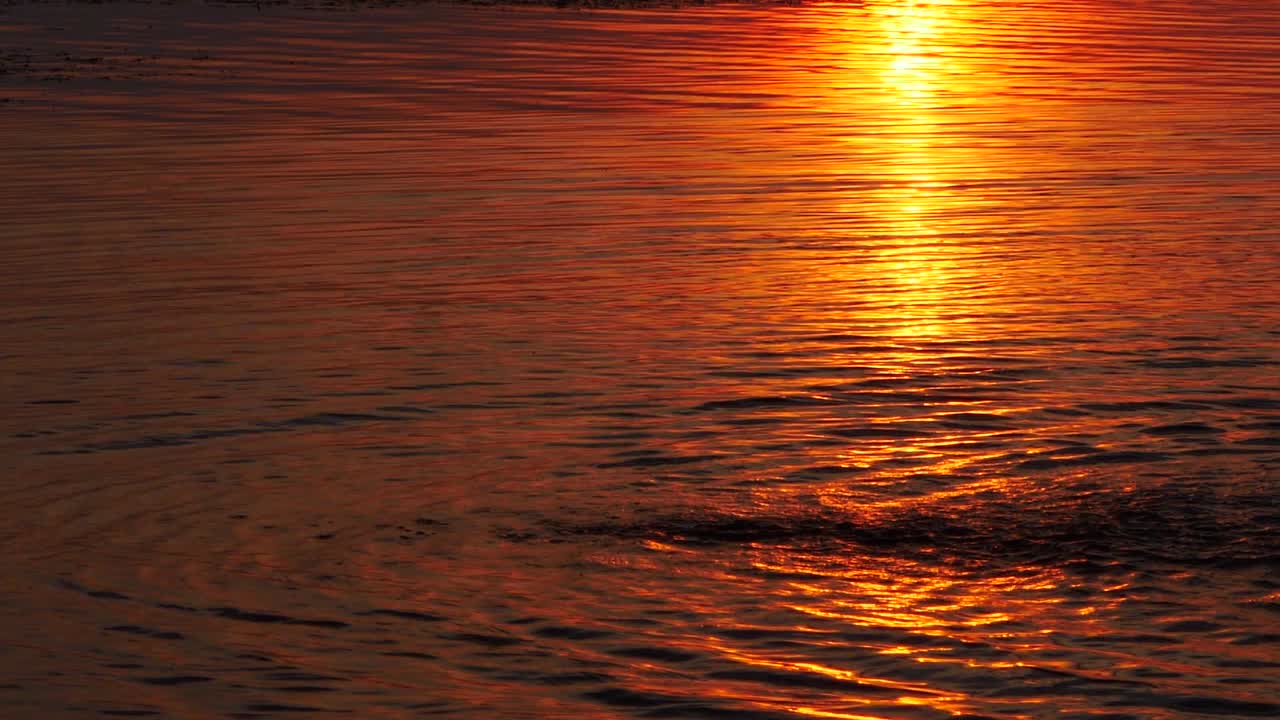 호수  ⁇ 의  ⁇ 은 일몰