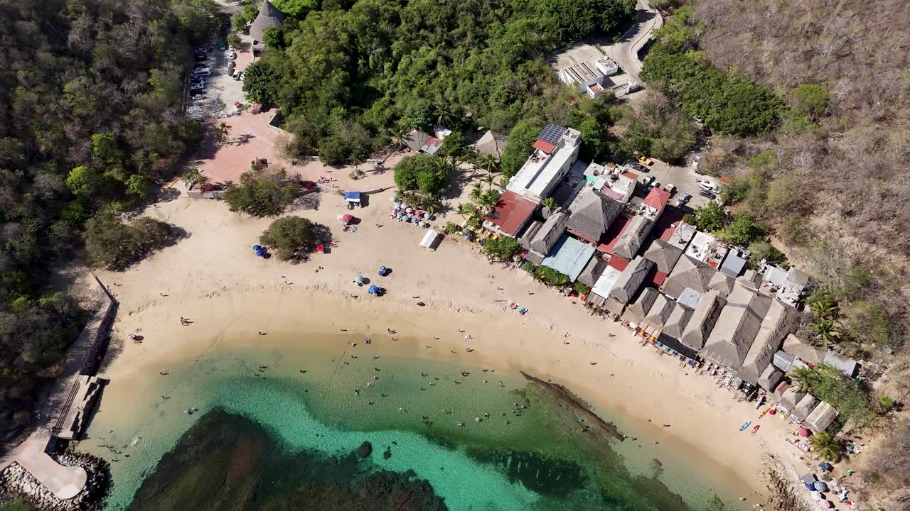 오아카카 주 바히아스 데 후아코 (bahias de huatulco) 에 있는 라 덴베라 해변의 클로즈업