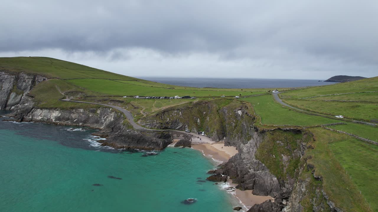 praia de coumeenoole cabeça de dunmore península de dingle irlanda drone vista aérea
