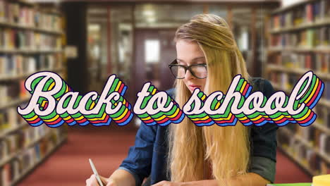 animación del texto de regreso a la escuela sobre el aprendizaje de los estudiantes en la biblioteca