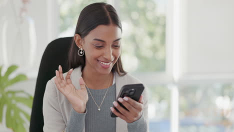 Mujer,-Teléfono-Inteligente-Y-Emocionado-En-La-Oficina