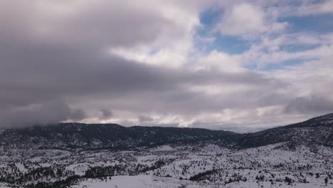 time-lapse de invierno en la montaña