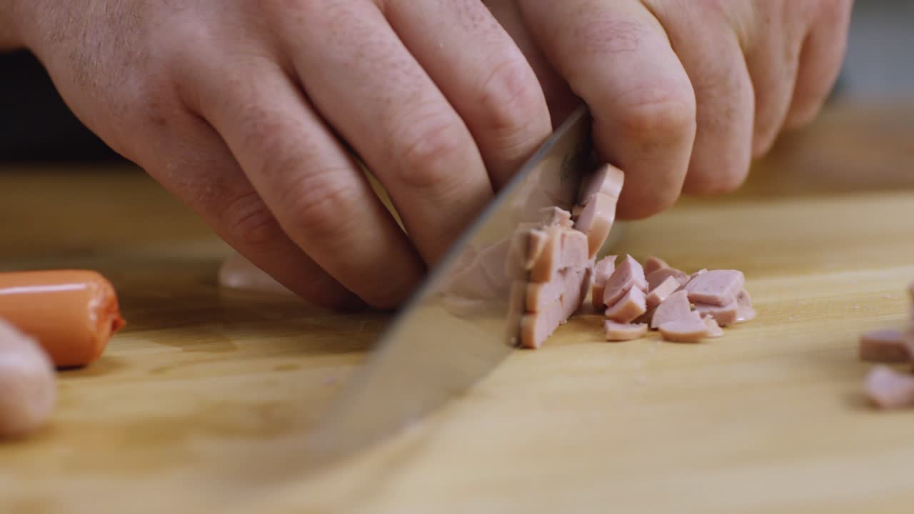 preparación de salchichas