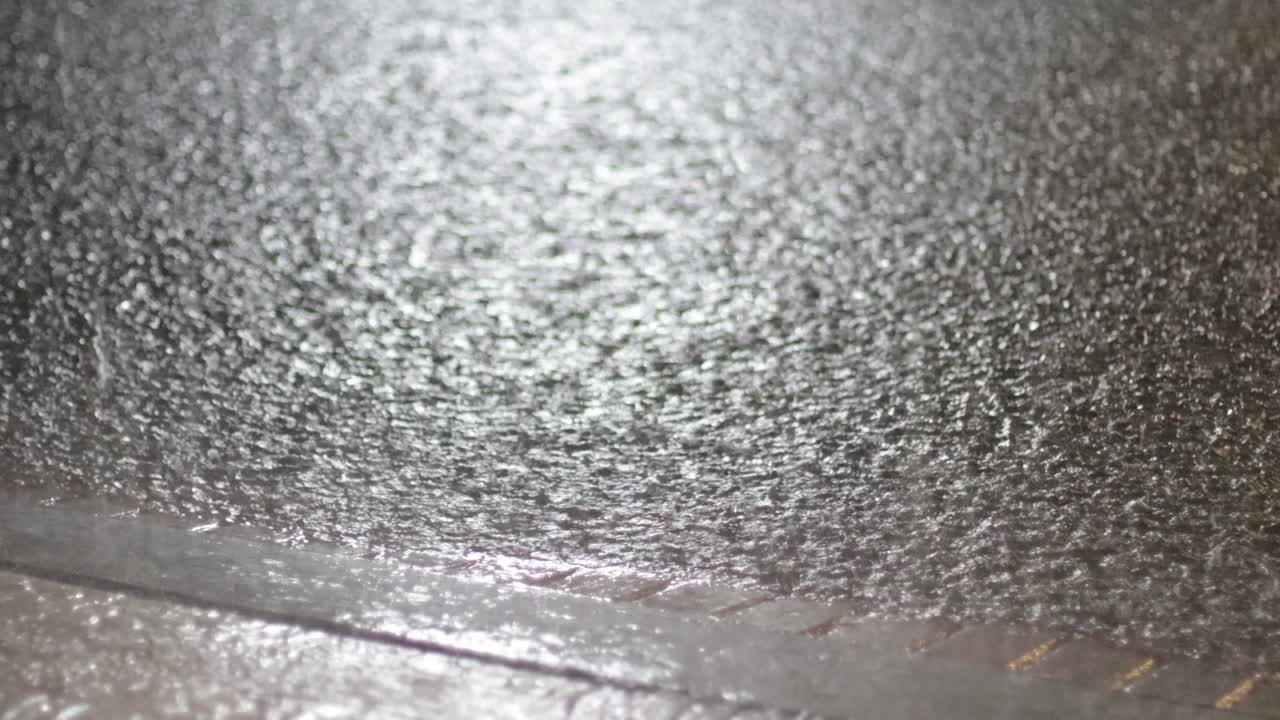 fondo abstracto - fuerte lluvia por la noche