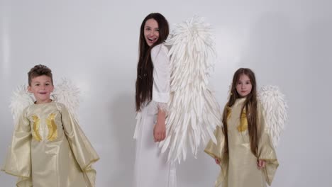 children dressed as angels