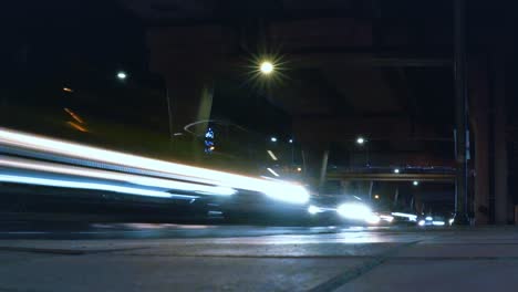 timelapse del tráfico nocturno de la ciudad ocupada en bangkok tailandia