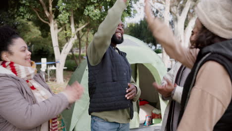 Glücklich,-Applaus-Und-Freunde-Mit-Einem-High-Five