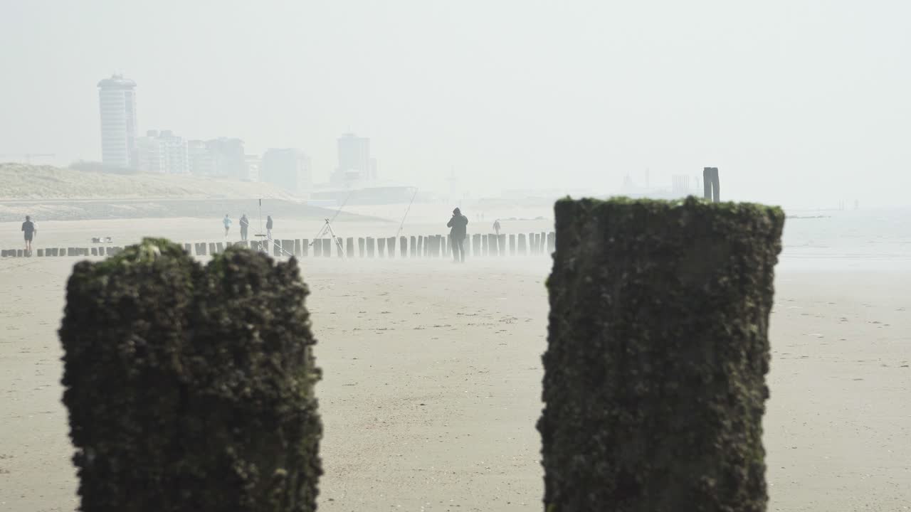 낚시를 준비하는 어부