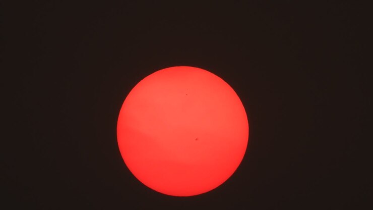 Full sun planet and sun black dots