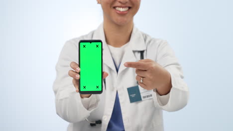 Woman,-doctor-and-hands-with-phone-green-screen