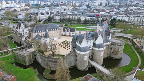 Castle-of-Dukes-of-Brittany,-Nantes-in-France