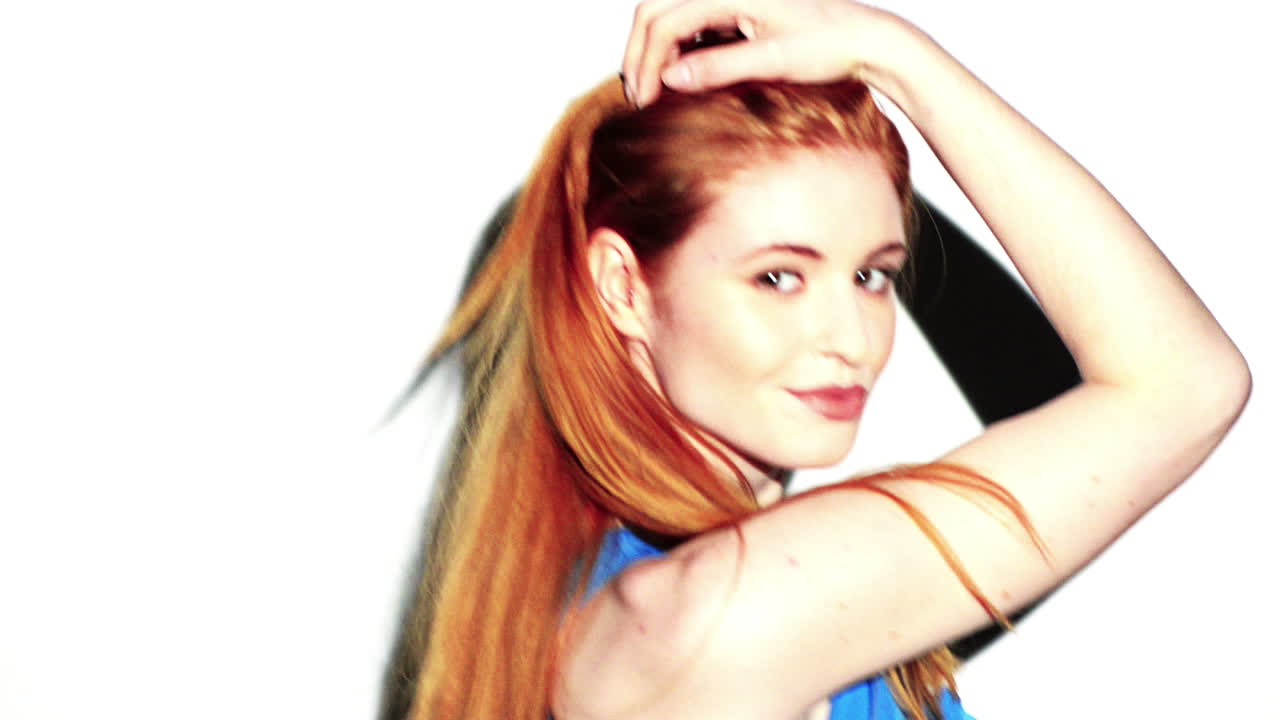 ella brilla de belleza.