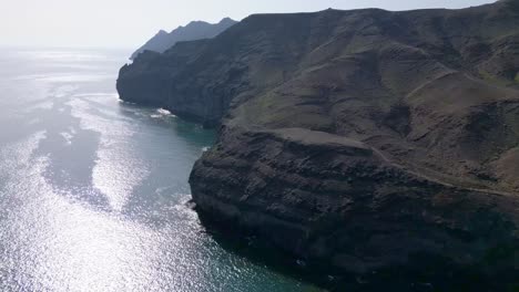 Torre-Traicionera-De-Los-Acantilados-Sobre-El-Océano-Atlántico