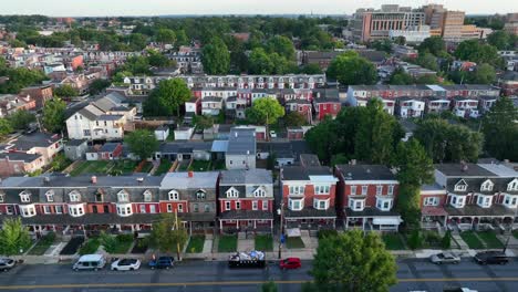 casas coloridas en el centro de la ciudad en estados unidos