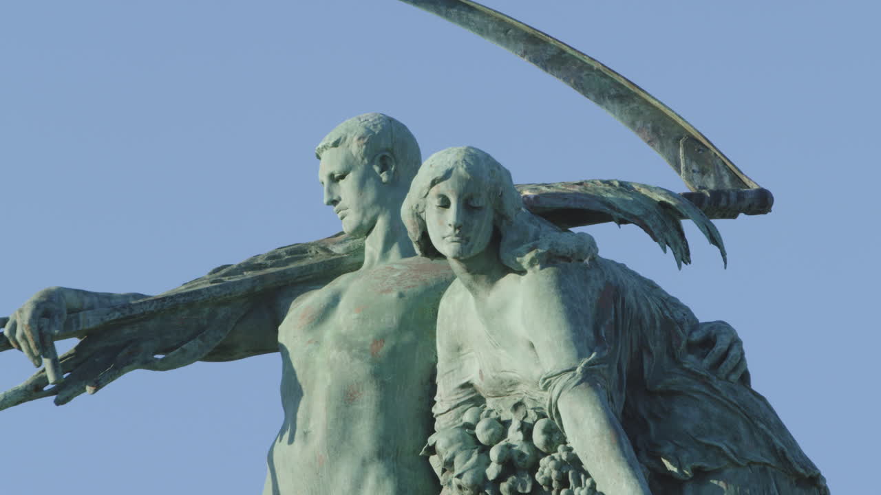 전설적인 르네상스 역사적인 경건한 커플 동상 부다페스트 헝가리