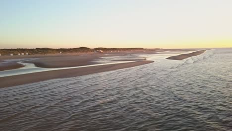 Puesta-De-Sol-En-La-Playa-Holandesa-Breezand-En-Zelanda