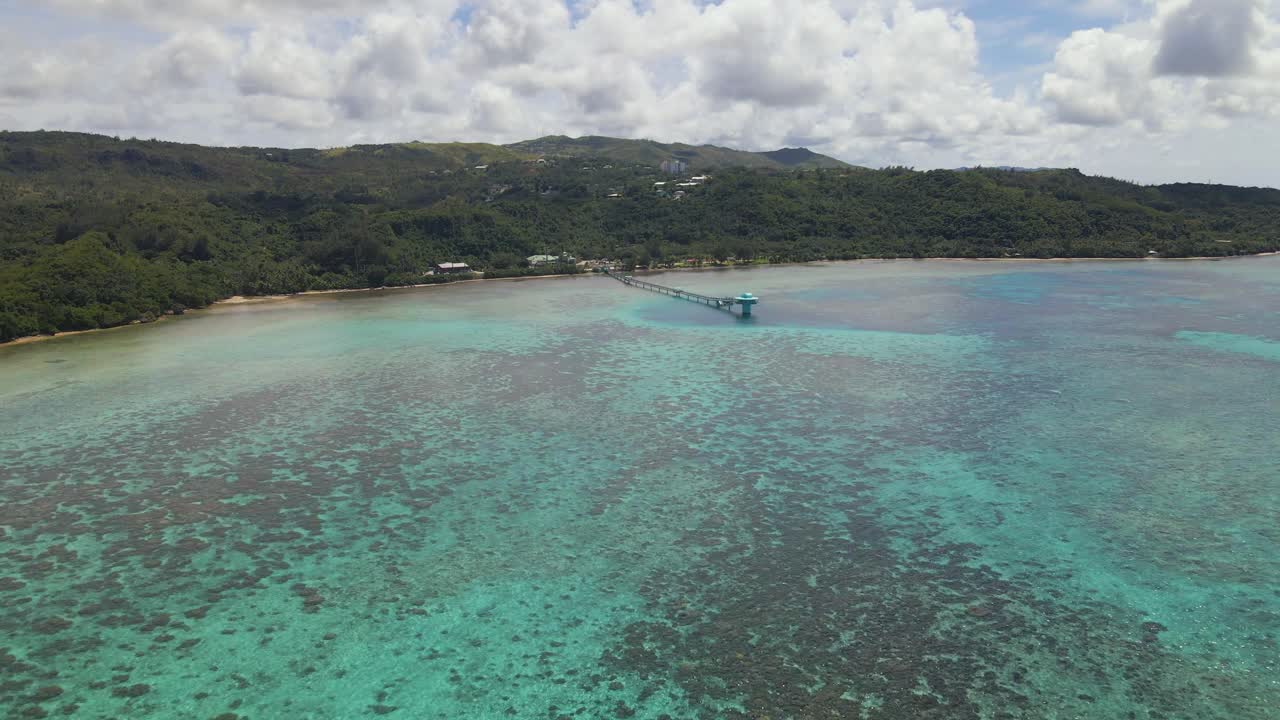 disparo de dron sobre la isla de guam