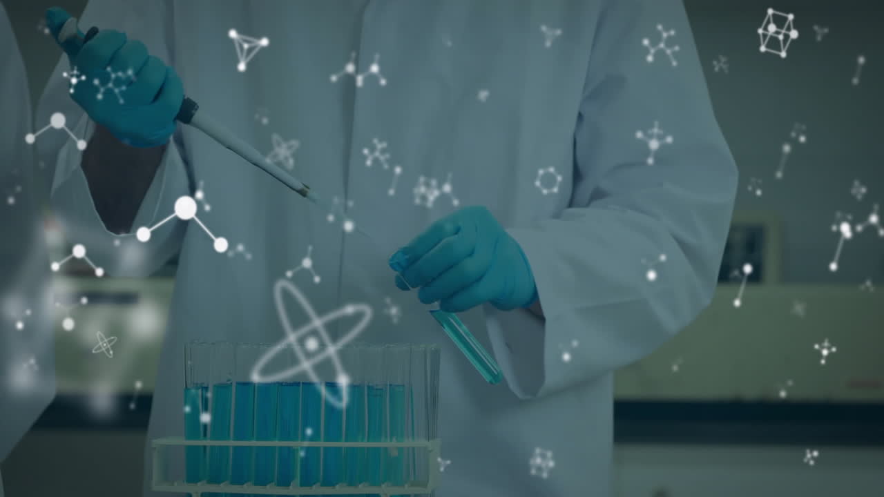 trabajando con tubos de ensayo, científico analizando la animación de la estructura molecular en el laboratorio